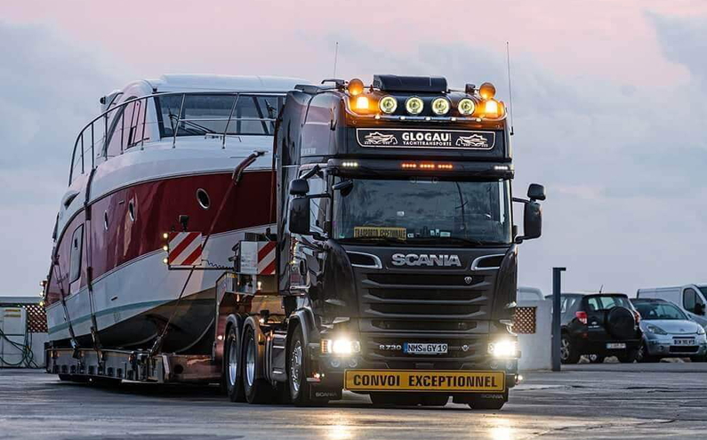 Yacht transport